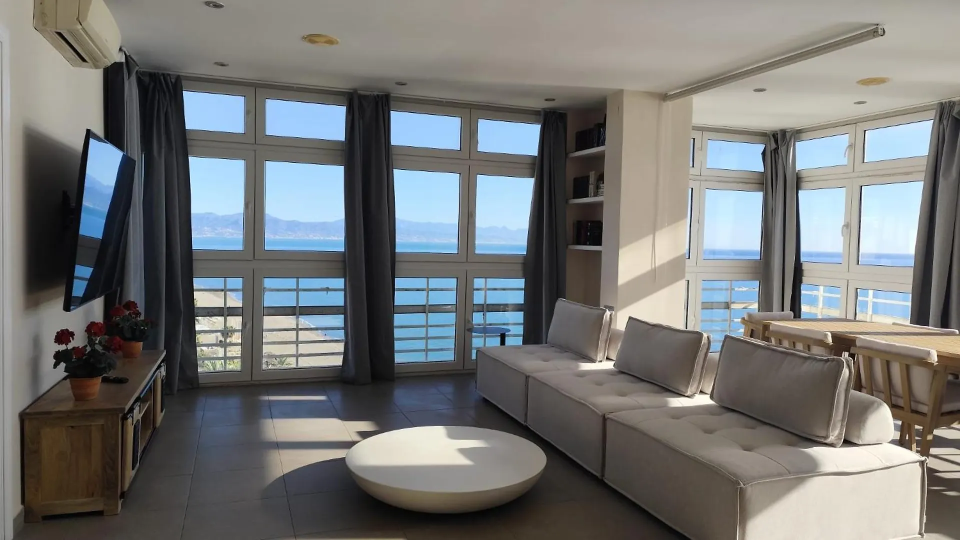 Apartamentos La Roca Rentals 토레몰리노스 0*,