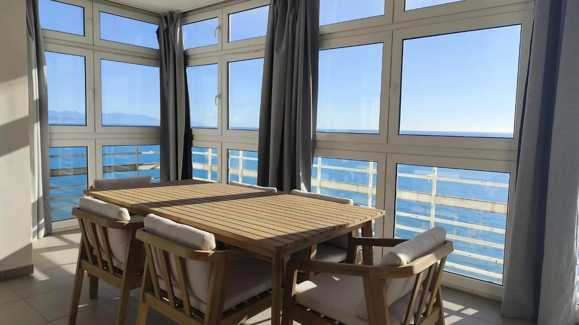 Apartamentos La Roca Rentals 토레몰리노스 아파트
