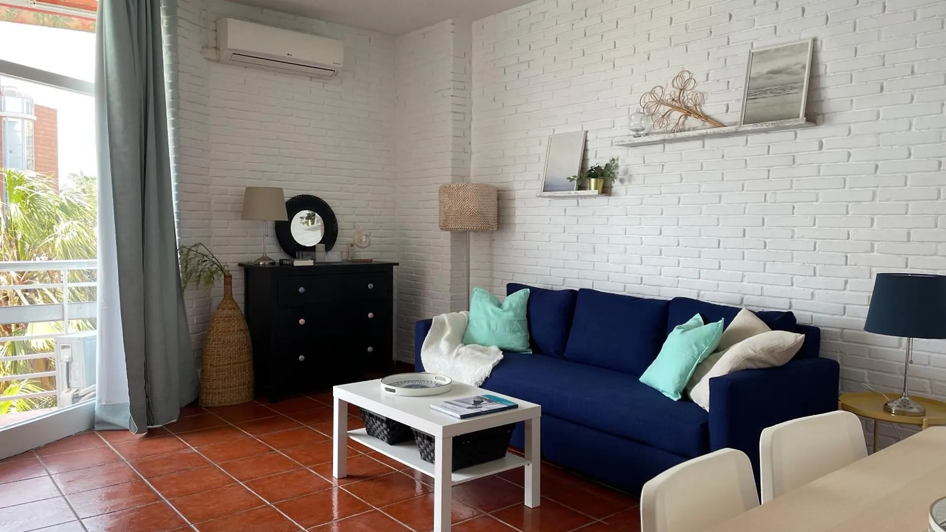 Apartamentos La Roca Rentals Torremolinos Apartment