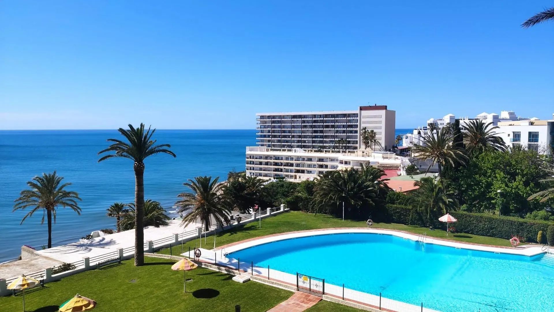 Apartamentos La Roca Rentals トレモリノス 0*,  スペイン