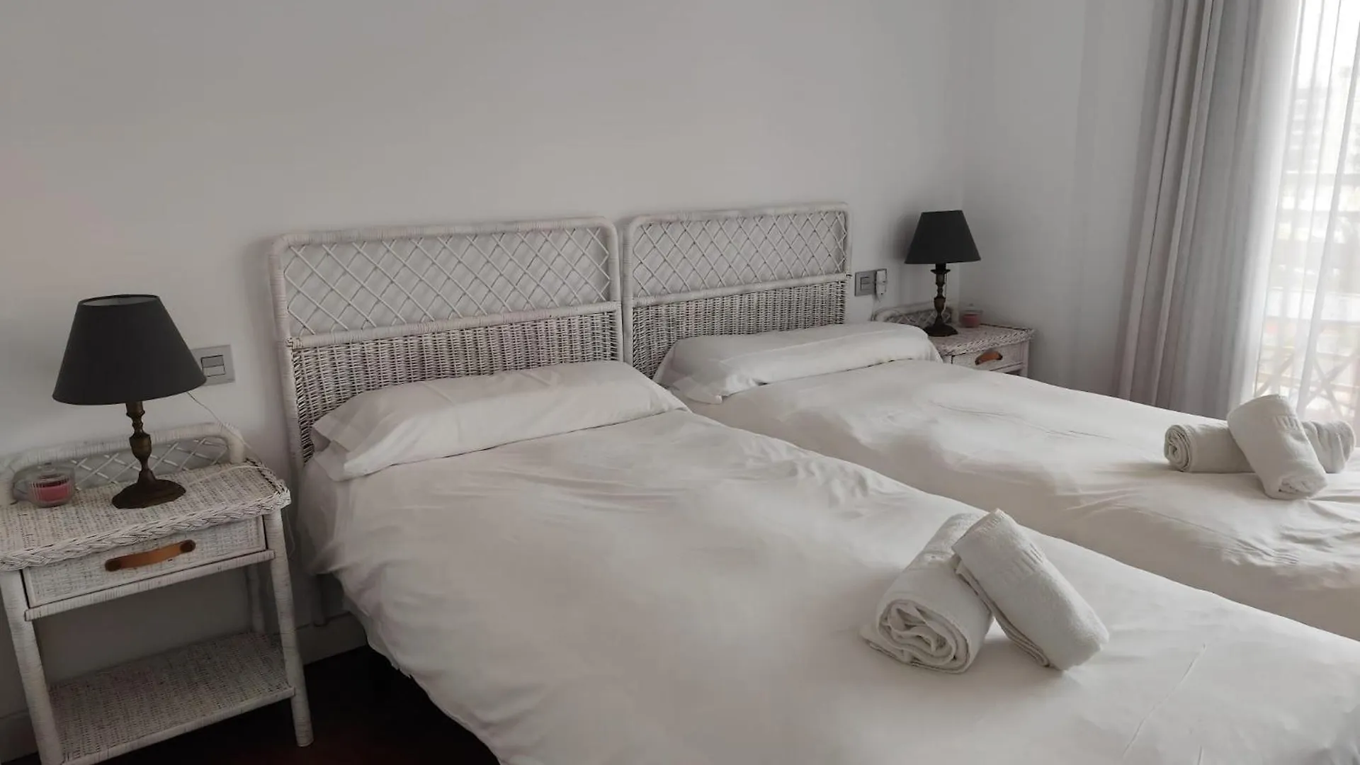 アパート Apartamentos La Roca Rentals トレモリノス